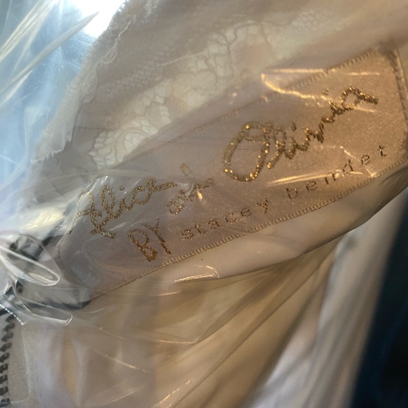 Stunning Alice and Olivia Aurelia Gown - NWT - Picture 6 of 6